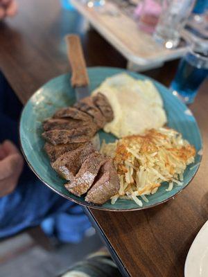 Tri-Tip n'Eggs with hash browns