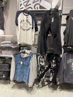 Trending clothing display