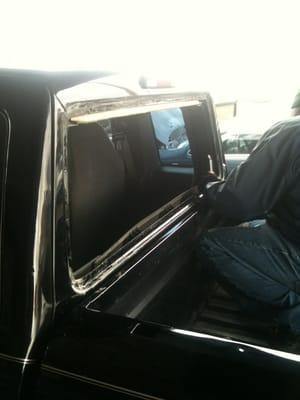 Ford ranger .. Back glass