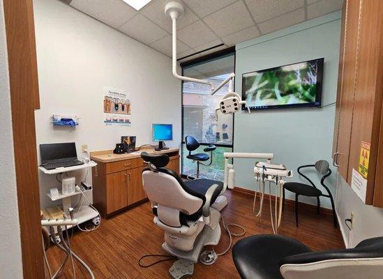 Titanium Dental & Implants treatment room