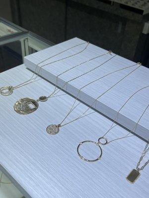 Latest designs of gorgeous necklaces!