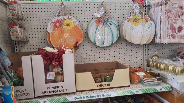 Tiny (like 1") cream or orange pumpkins in boxes