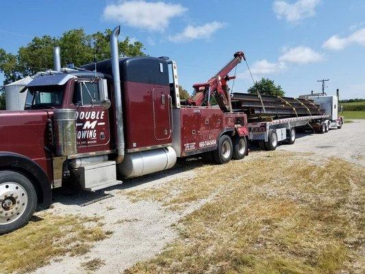 If your load needs to be shifted or transferred due to an accident or breakdown, we have the expertise and equipment to manag...