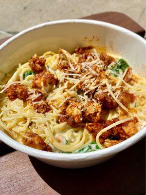 Carbonara with hot fried chicken