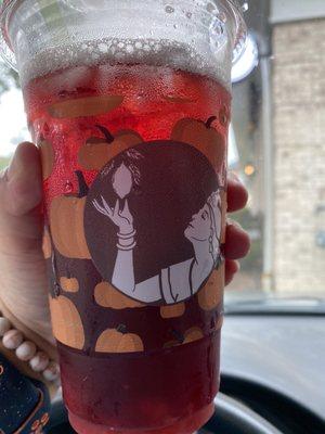 Shaken raspberry iced tea (with fresh raspberries)