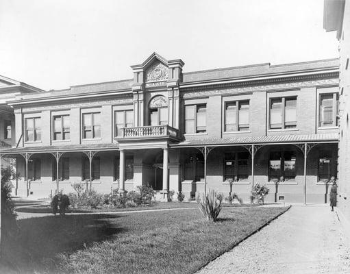 Rare photo of Notre Dame College, San Jose before college moved to Belmont and High School moved to 596 South 2nd Street.