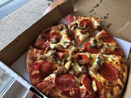 Small pepperoni, mushroom & sausage