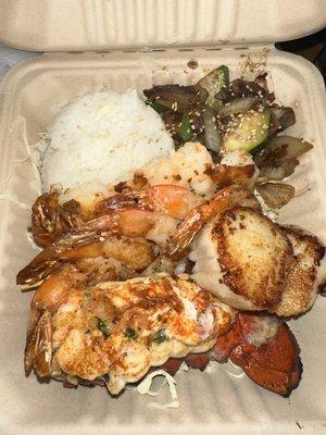 Lobster & shrimp plate w/ scallops (additional)