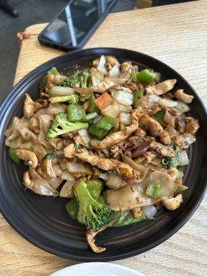 Drunken noodles with chicken