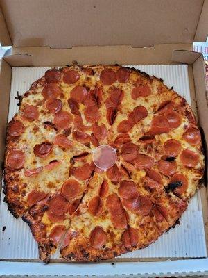 XL Pepperoni pizza