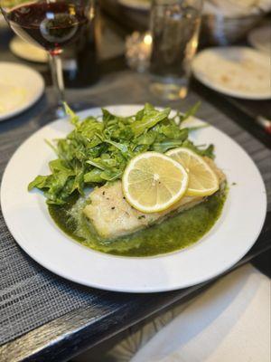 Le flétan Tarragon - halibut with julienned red pepper and Tarragon basil pesto