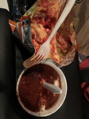 Elote y Hot Cheetos con queso