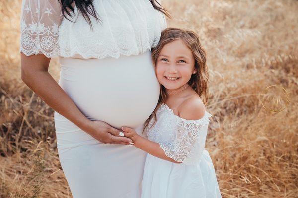 Maternity session. Dress provided