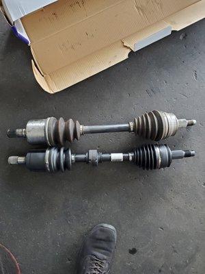 Top is an aftermarket axle compared to an original rebuilt from us. Different design and less quality compared to original. Didn't last long