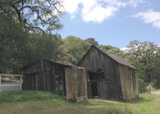 Hwy 128 barn