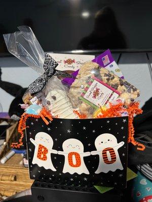 Love the seasonal boo box!