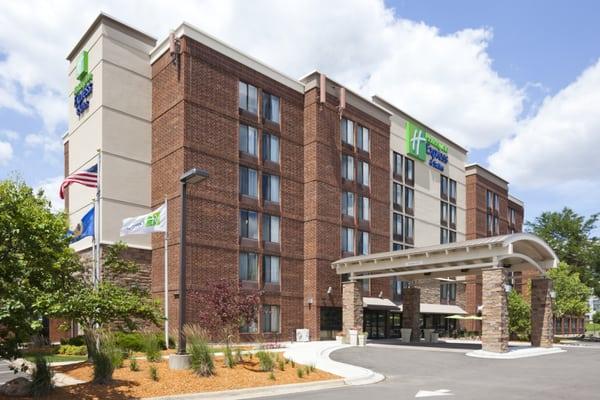 Holiday Inn Express & Suites Bloomington - MPLS Arpt Area W