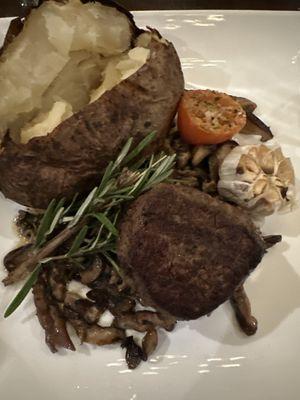 Petite filet, mushrooms and baked potato