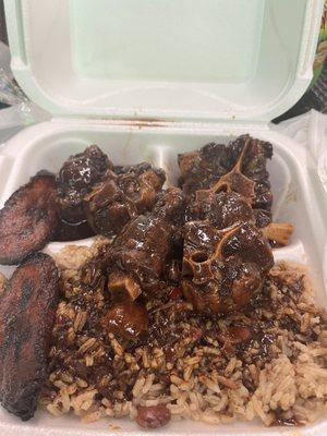 Oxtails, Rice & Beans, and plantin