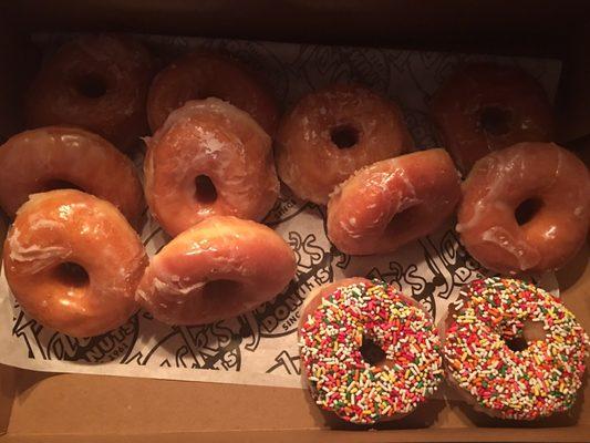 Glazed yeast and some sprinkles for my daughter. Very tasty!