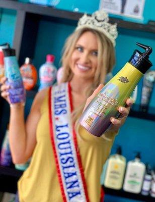 We love when Mrs. Louisiana Scarlett comes to see us!