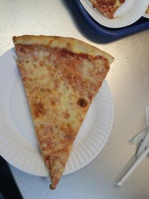 Neapolitian slice is excellent.  It's a balanced slice: nice cheese to sauce to crust ratio.  Not an oily slice.  Sauce is not overly sweet.