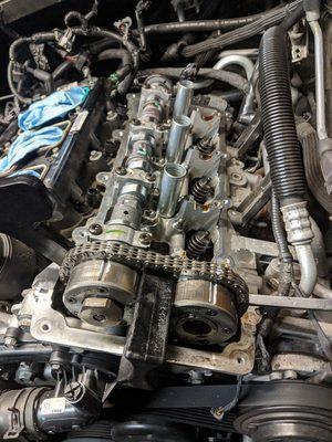 Replacing worn camshafts and rocker arms in our customer's Chrysler 300