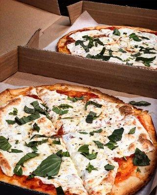 Gluten-free Classic Margherita ! Gluten free available for all specialty pizzas .