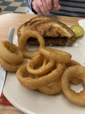 Patty Melt with Onion Rings (Sweet Onions)