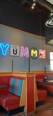 The yummm sign