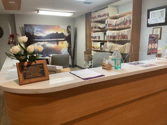 RECEPTIONIST  "WELCOME TO DR. DE NGUYEN DENTAL IMPLANT-ALHAMBRA"