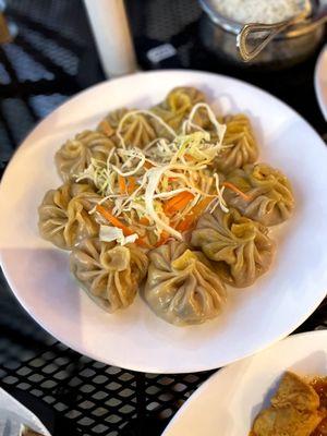 veggie momos