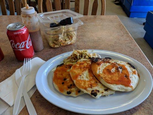 3 papusas and soda for $6.50