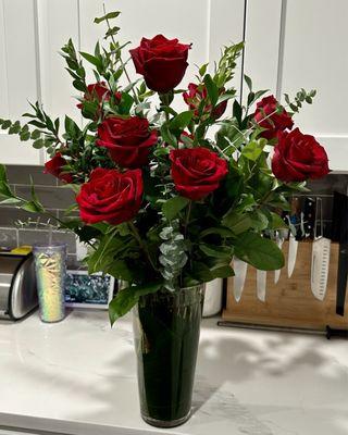 Red roses ordered late morning/early afternoon, picked up late afternoon.