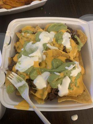 Don't order the nachos the favor of everything is bland.