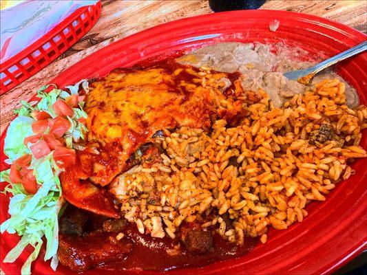 Red Chile enchiladas con Chicharrones.