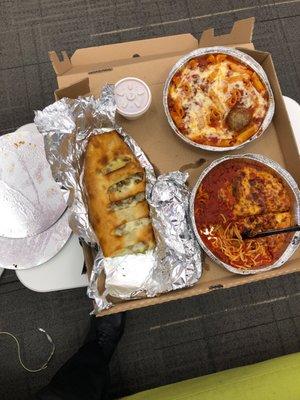 Sausage roll, eggplant Parmesan really good and baked ziti with meat sauce and the meatballs always good from this place.