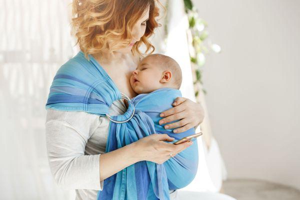 Sophie finds baby wearing beneficial both for babies and moms, it frees up moms' hands to take care of  other things.