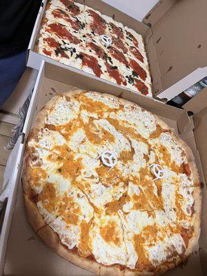 Vodka Sauce and Fresh Mozzarella Pizza, La Margherita Pizza