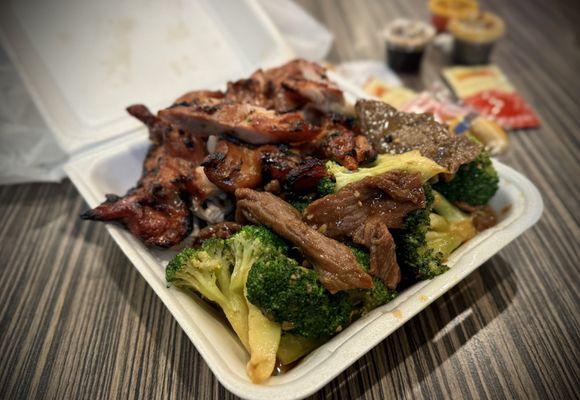 Teriyaki Chicken and Broccoli Beef