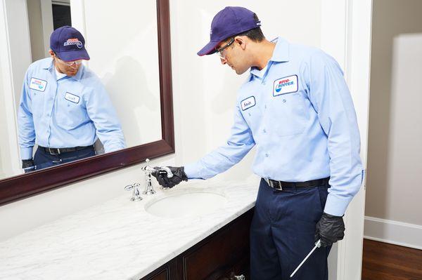 Our plumbers repair or replace most faucet types and brands, whether it's a kitchen sink, bathroom sink, bathtub, shower, or laundry sink.