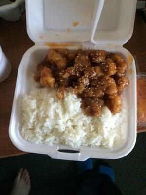 Sesame chicken with white rice!! Yummy