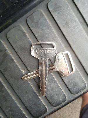 2 replacement keys 175$ hand crafted for a 1991 toyota pickup