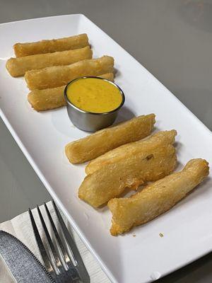 Yuca a La Huancaina