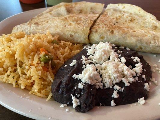 Campechamo Quesadilla  Arroz Frijoles