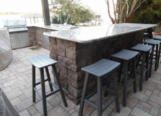 Outdoor kitchen bar