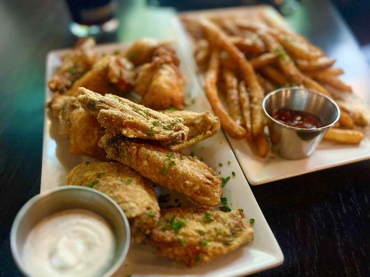 Chicken Wings, Side Fries