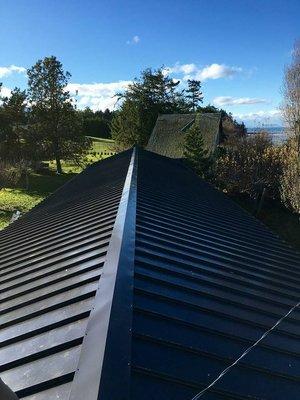 Large hidden fastener metal roof in Redmond!