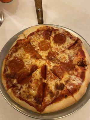 Small thin crust pepperoni pizza