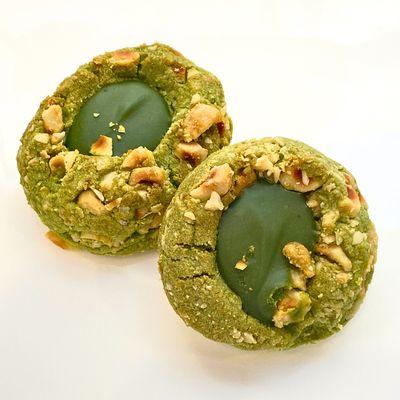 A nutty French-style financier with toasted hazelnuts and a creamy matcha ganache center. Perfect with tea or matcha!